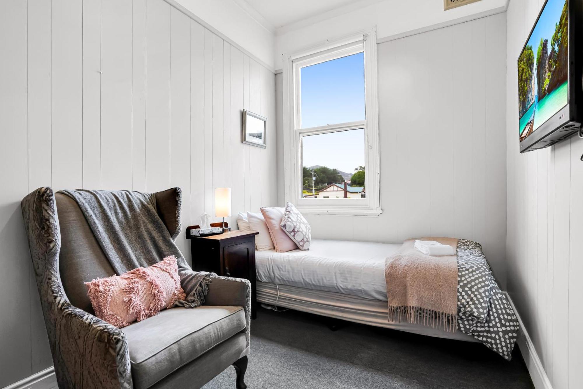 Bischoff Hotel Waratah Εξωτερικό φωτογραφία