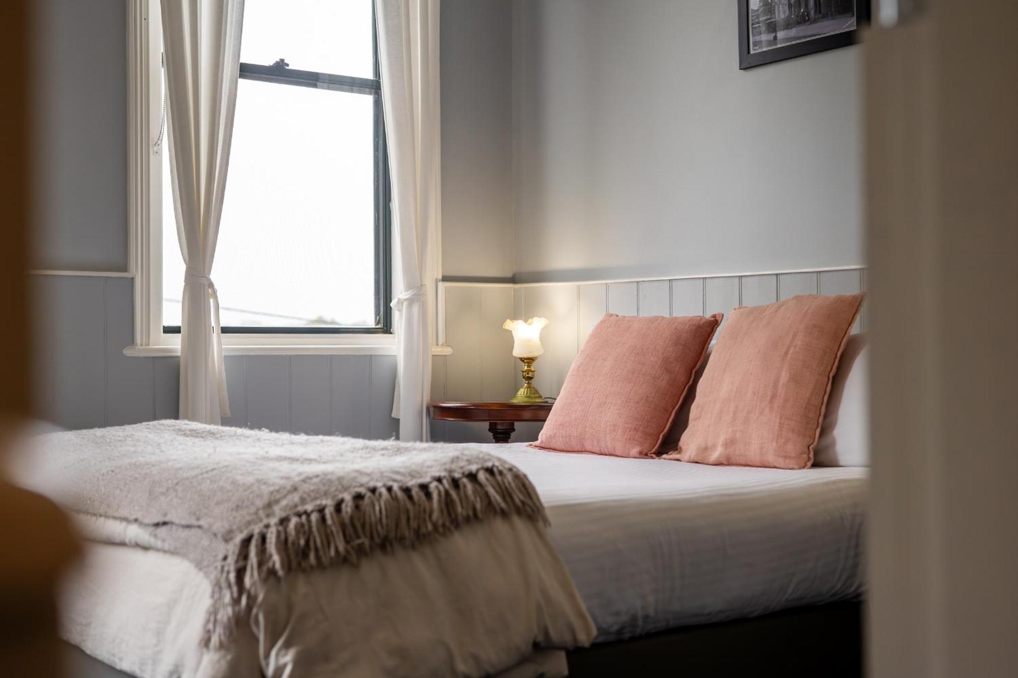 Bischoff Hotel Waratah Δωμάτιο φωτογραφία