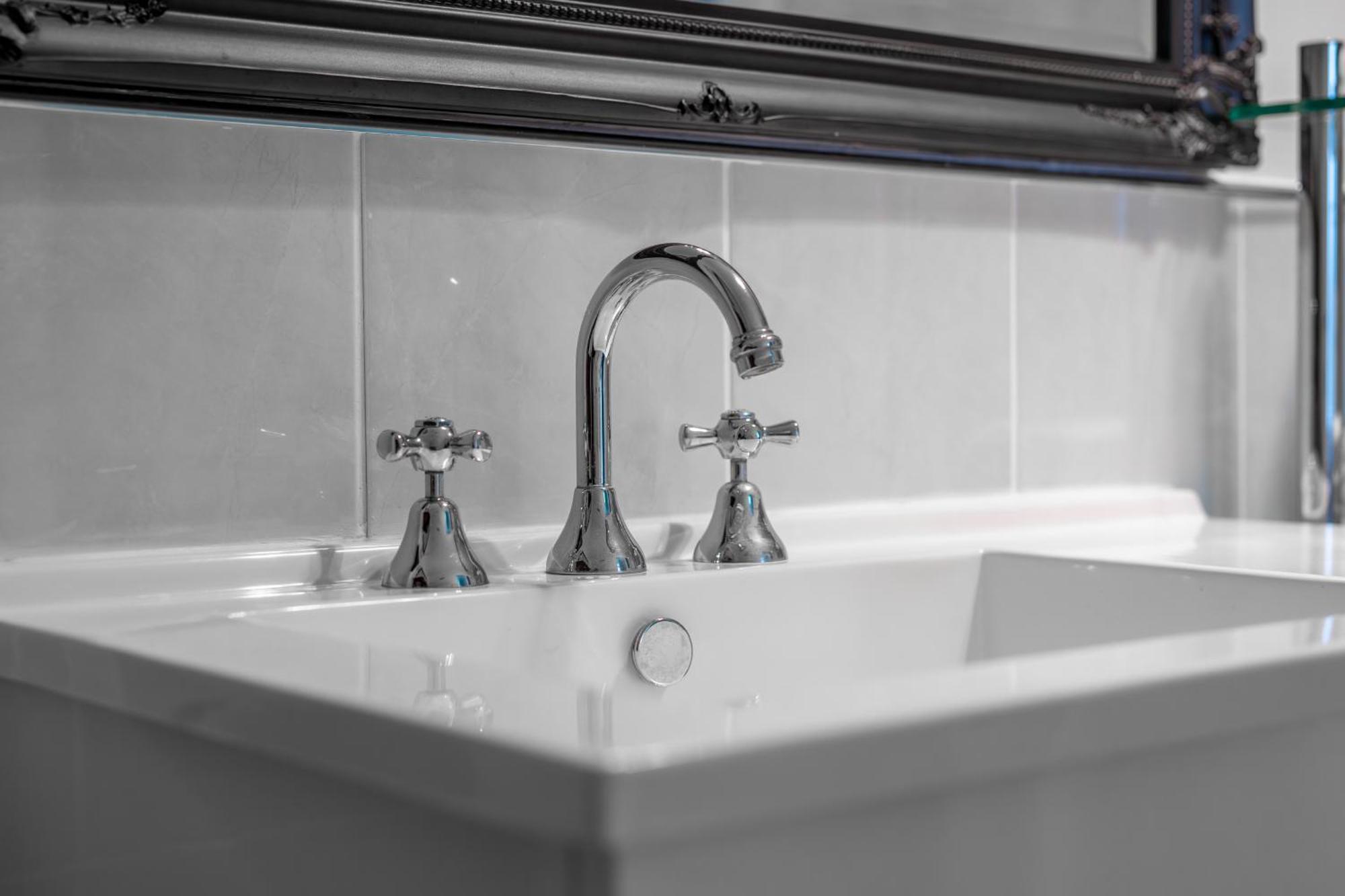 Bischoff Hotel Waratah Δωμάτιο φωτογραφία