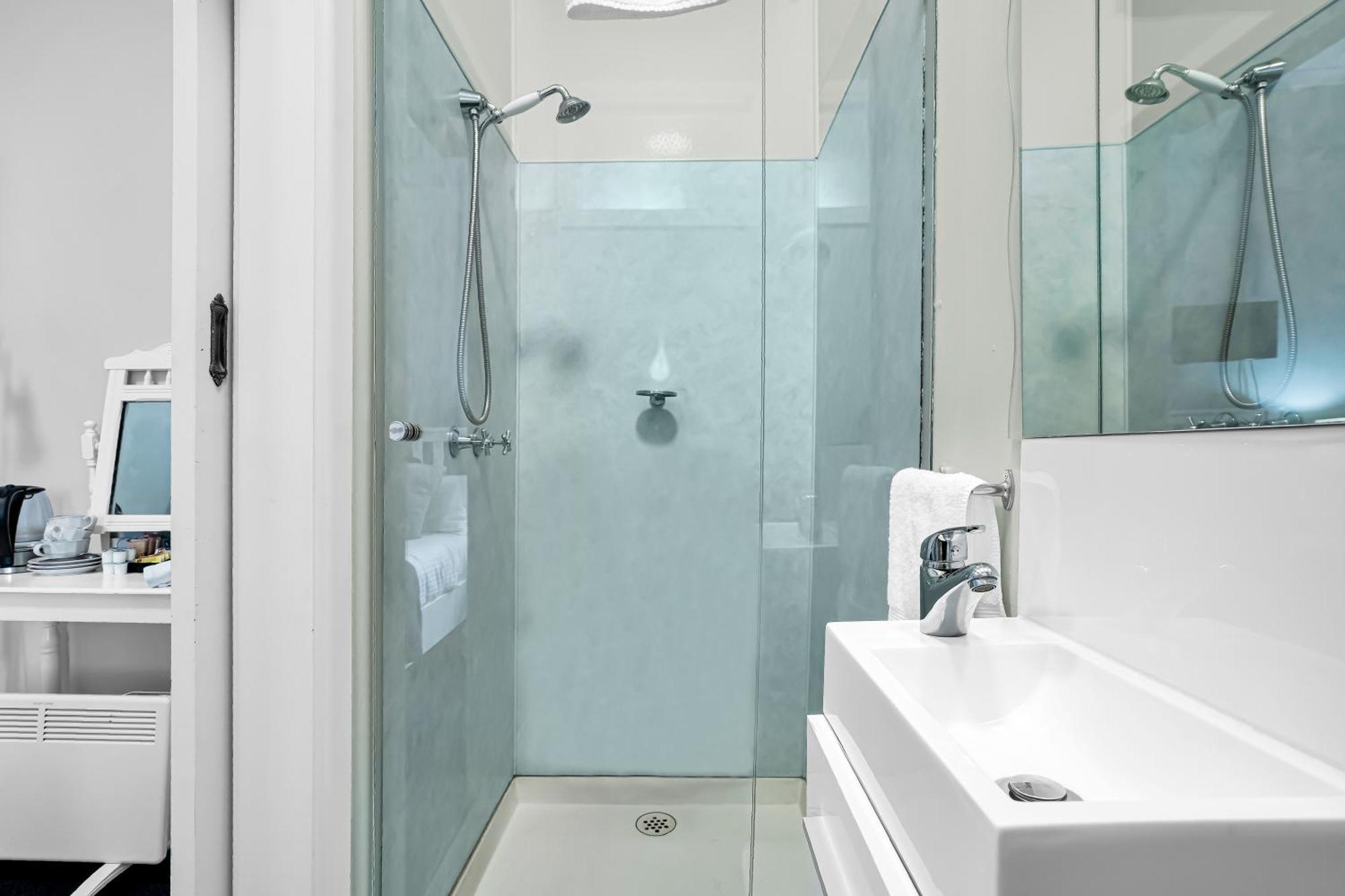 Bischoff Hotel Waratah Δωμάτιο φωτογραφία